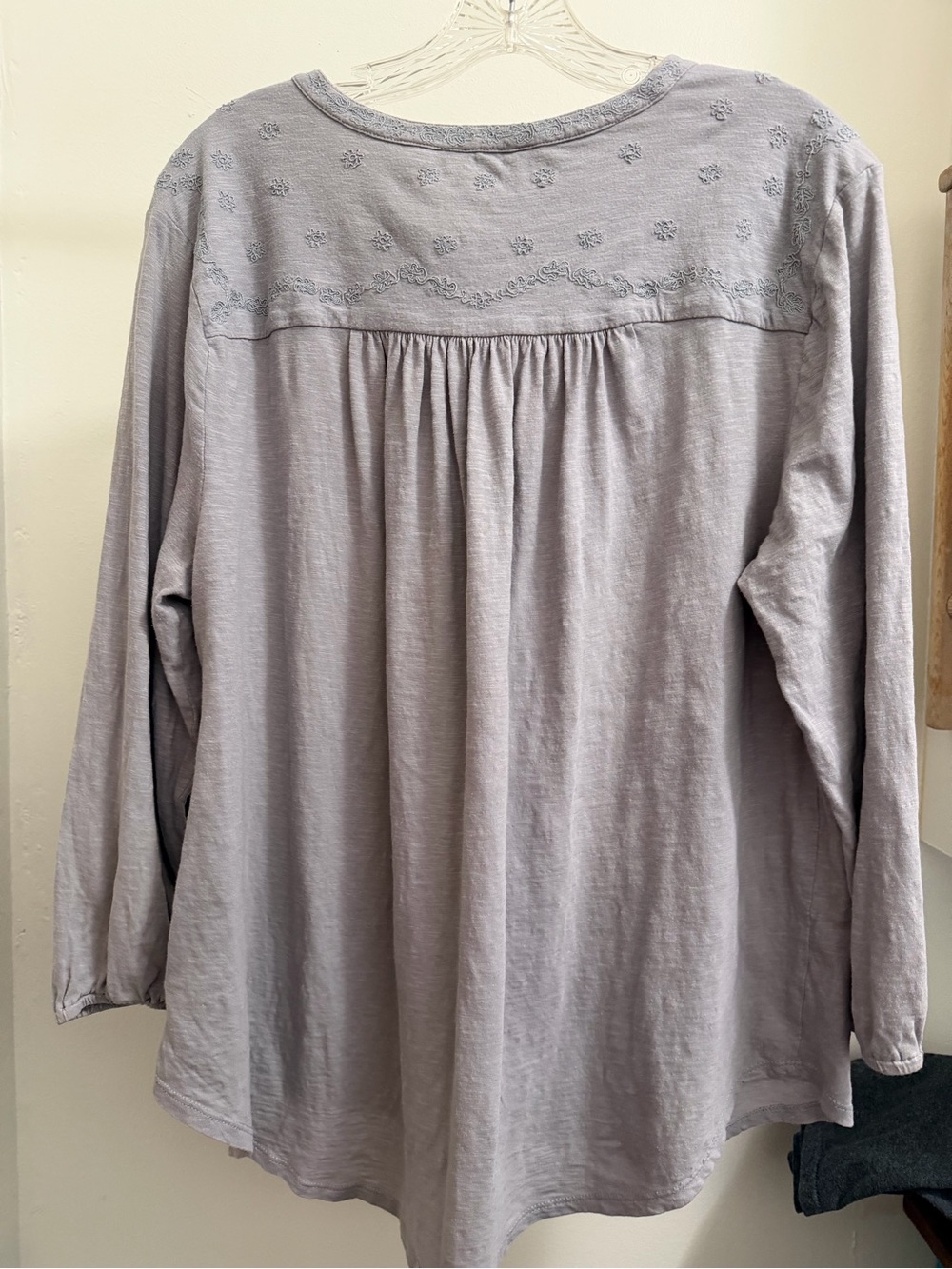 Lucky Brand Light Gray Button-Front Long-Sleeve Henley - Picture 2 of 7